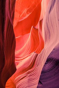 Abstracte structuren in Antelope Canyon van Tony Buijse
