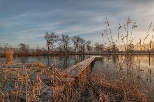 Steiger bij meer