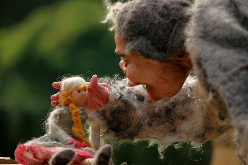 Little girl and son of giant by Anneke Hooijer