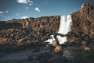 Oxararfoss Waterval in IJsland - Liggend van Timewall by Fay