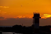 Ondergaande zon bij Hoek van Holland van FotoGraaG Hanneke thumbnail