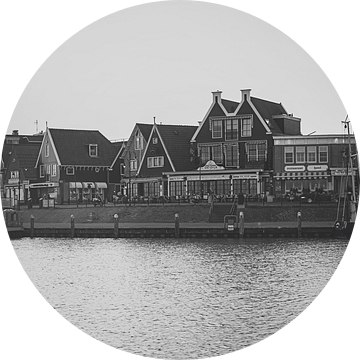 Haven Volendam in zwart wit van Chris Snoek