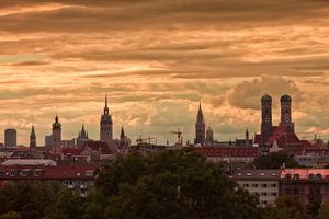 München mit seinen zahlreichen Kirchtürmen von Dieter Ludorf