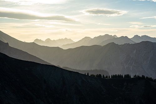 Silhouet van de Allgäuer Hoge Alpen
