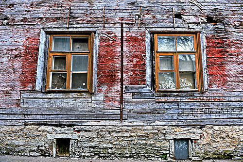Mysterieus, verlaten spookhuis in Tallinn - Estland