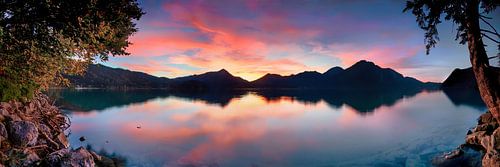 Panorama zonsondergang aan de Walchensee in Beieren