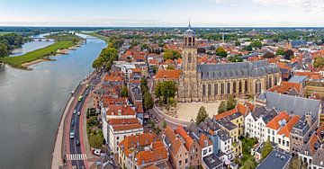 Lucht panorama van de historische stad Deventer in Nederland van Eye on You