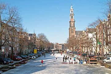 Winter in Amsterdam op de Prinsengracht met de westerkerk van Eye on You