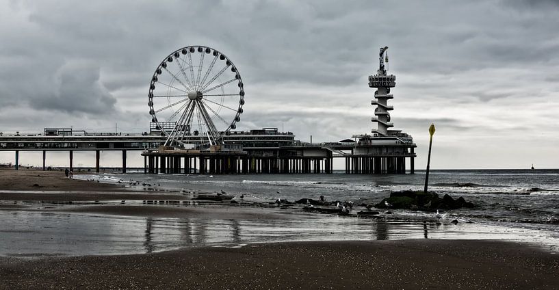 Scheveningen pier in 2016 with ferris wheel. The Hague. in color by Groothuizen Foto Art