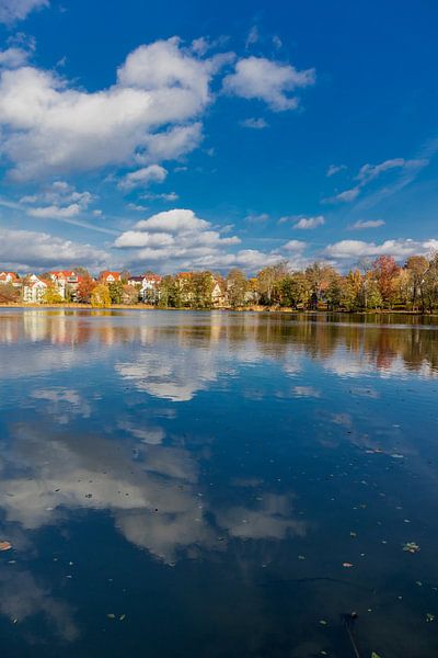 Kleine herfsttocht rond de Burgsee van Oliver Hlavaty