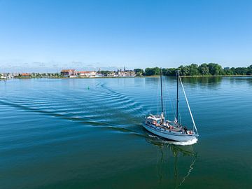 2 Master aus dem Hafen von Hoorn von Drocean