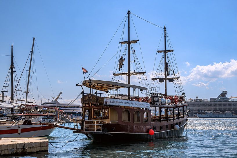 Croatia : Harbour impressions from Split by Photoart-Naegele