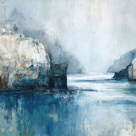 Moderne blaue Landschaft – Mystischer Fjord im Nebel – Luxuriöse Wanddekoration von BowiScapes – Kunst und urbane Wandgestaltung