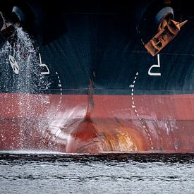 Het zeeschip ligt aan de steiger. van scheepskijkerhavenfotografie