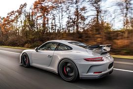 Porsche 911 GT3 4.0 bei hoher Geschwindigkeit von Bas Fransen