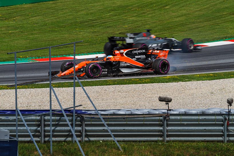 Fernando Alonso in actie tijdens de Grand-Prix van Oostenrijk 2017 van Justin Suijk