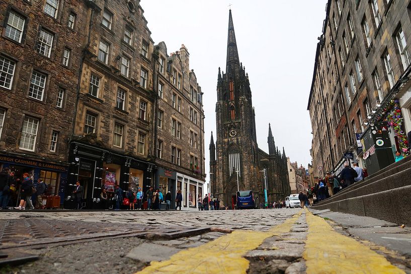 Edinburgh by Hello Pompoyo