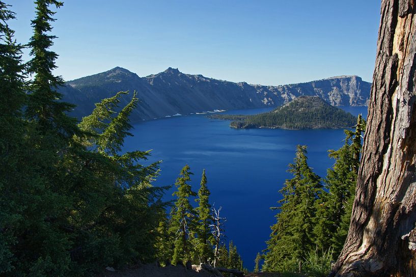 Crater Lake, Oregon, USA by Jeroen van Deel