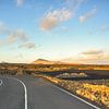 Weg naar de vulkanen op Lanzarote van Michael Valjak