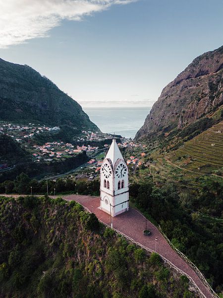 Torre de Nosa Sao Vicente by Erik Lei