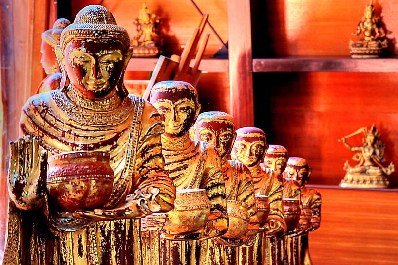 Buddha statues in the Nepal Himalaya Pavilion Wiesent near Regensburg by Roith Fotografie