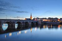 De Sint Servaasbrug in het blauwe uur - Mooi Limburg