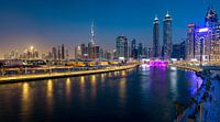 Dubai Canal in de avond van Rene Siebring thumbnail