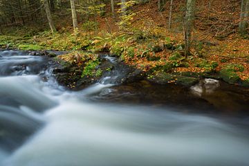 Prachtige waterval in het Bayerischer Wald, Duitsland.