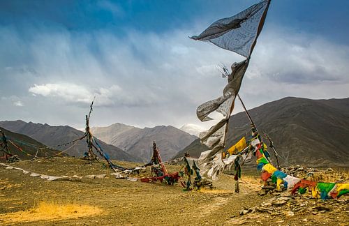 Dramatische lucht in de vallei der koningen, Tibet