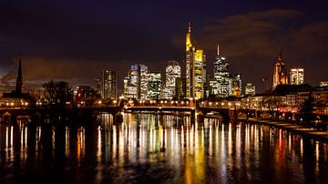 De skyline van Frankfurt van Roland Brack