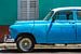 Blauer Oldtimer in Havanna, Kuba von Jessica Lokker