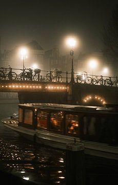 Sfeervol Amsterdam in de mist van photobytommie