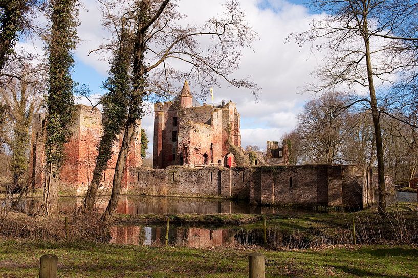 Ruine van Brederode by Brian Morgan