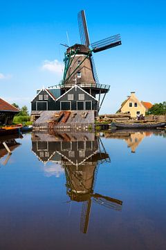 Windmühle De Rat in der Stadt IJlst in Friesland. Wout Kok One2expose Fotografie von Wout Kok