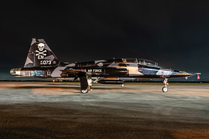Eines von drei Northrop T-38 Talon Trainingsflugzeugen der US Air Force, die auf dem Ellington Airpo