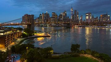 Lower Manhattan with One World Trade Center & Brooklyn Bridge.
