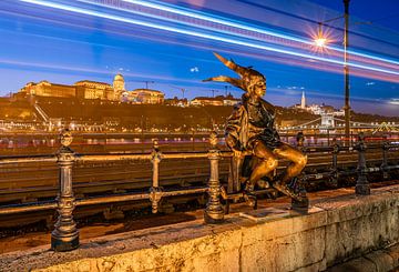 Straßenbahn Kleine Prinzessin Statue Budapest von Jeroen de Jongh Fotografie