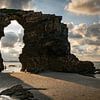 golven spatten op Playa de las Catedrales in Galicië in Spanje van ChrisWillemsen