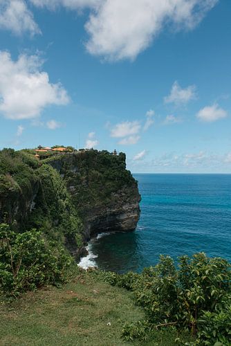 Turquoise Blue Ocean at the Uluwatu Tempe