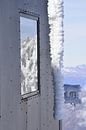 Reflecties van de Mont Blanc in het glas van Hozho Naasha thumbnail