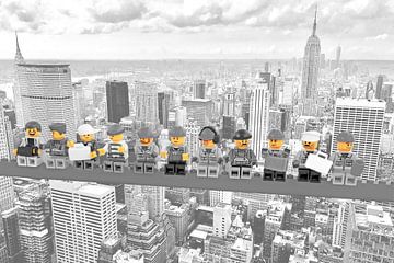 Lunch a top a skyscraper New York Yellow van Marco van den Arend