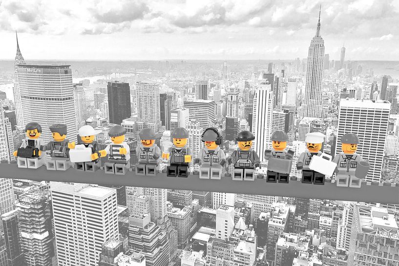 Lunch a top a skyscraper New York Yellow van Marco van den Arend