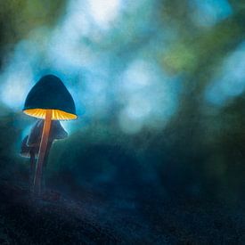 Painterly glowing mushroom by Faeline Creations