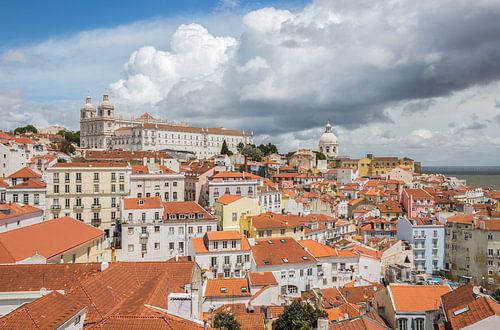 Het uitzicht over Alfama in Lissabon