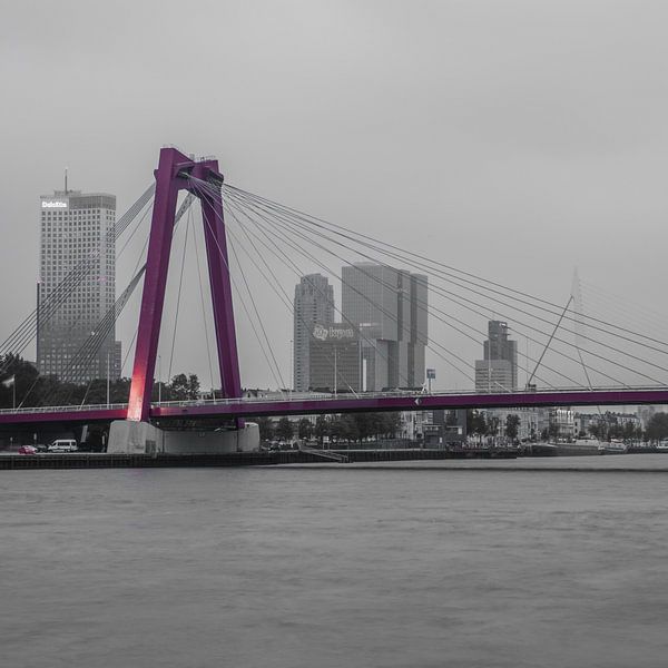 Rotterdam Willemsbrug (67155) van John Ouwens