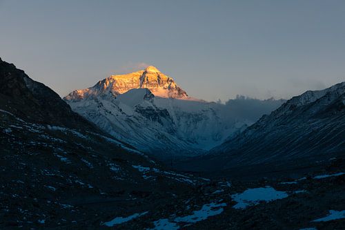Le Mont Everest au coucher du soleil