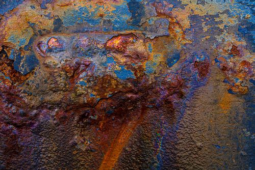 Colourful rust blue, aqua, purple and brown on the wall by Alice Berkien-van Mil