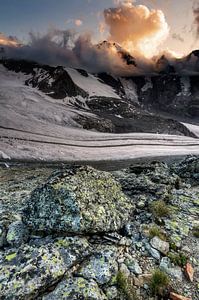 Stones, glaciers and sunny clouds sur Ben Töller