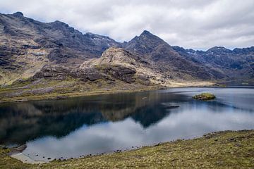 Loch Coruisk - Isle of Skye Scotland van Eriks Photoshop by Erik Heuver