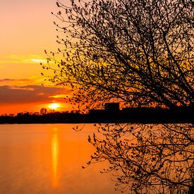 Galgenweel bij zonsondergang. by Christel Stevens